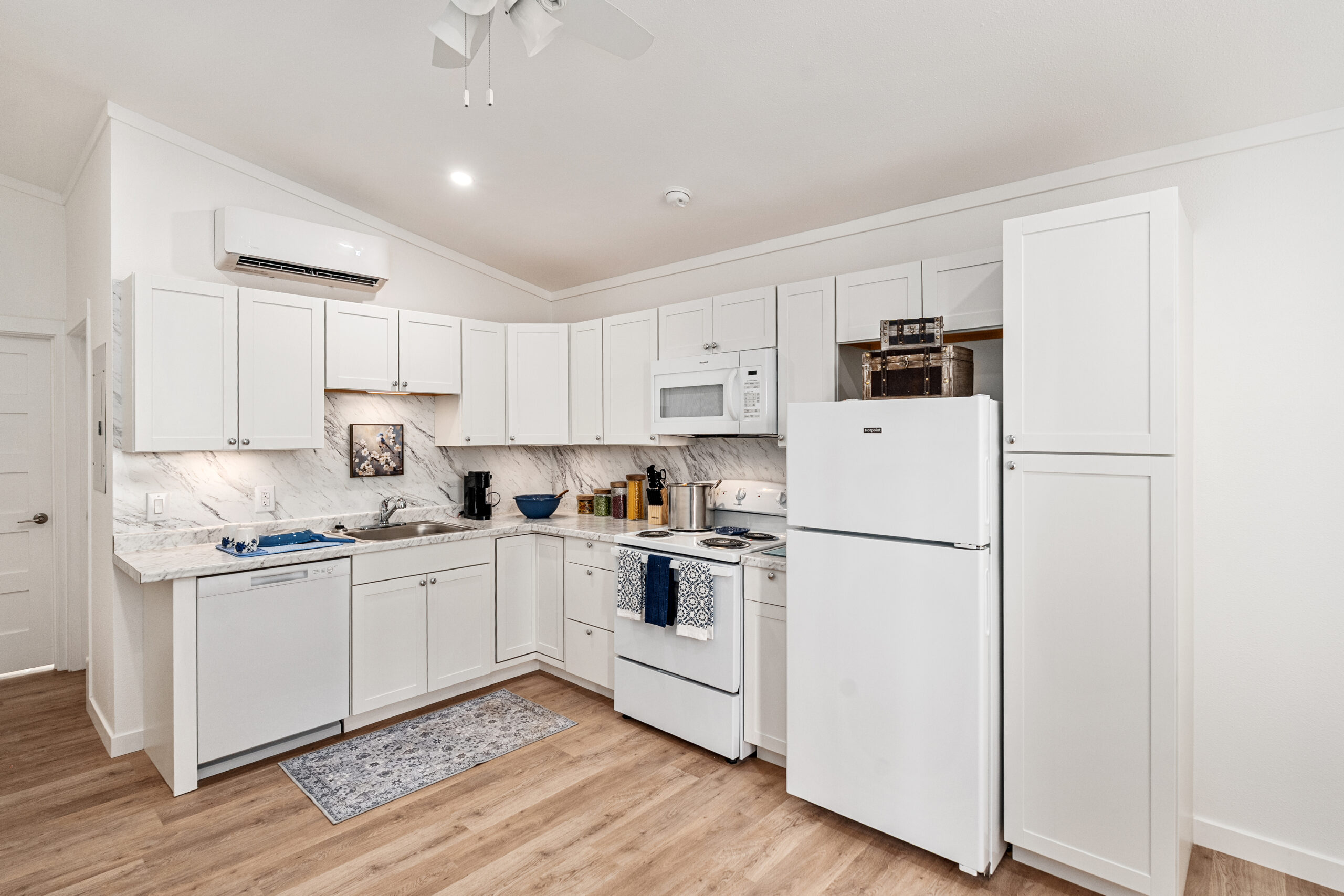 Furnished Studio 1 bd